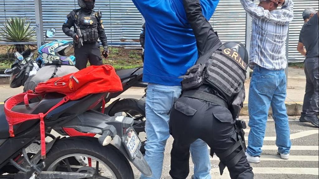 Accionan en contra de taxis pirata en la zona 8 capitalina | PNC de Guatemala