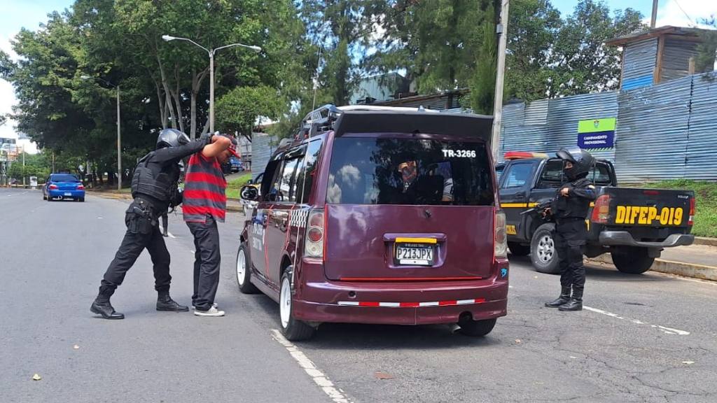 Accionan en contra de taxis pirata en la zona 8 capitalina | PNC de Guatemala