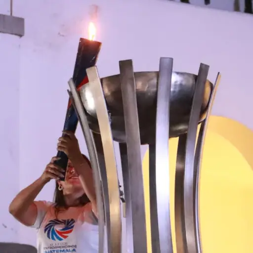 Adriana Ruano encendió el fuego de los Juegos Centroamericanos 2025