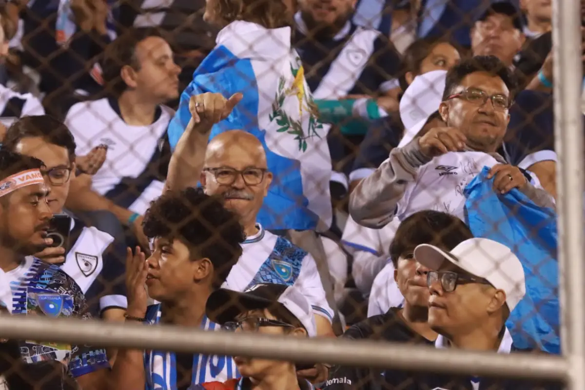 Afición guatemalteca. , Alex Meoño