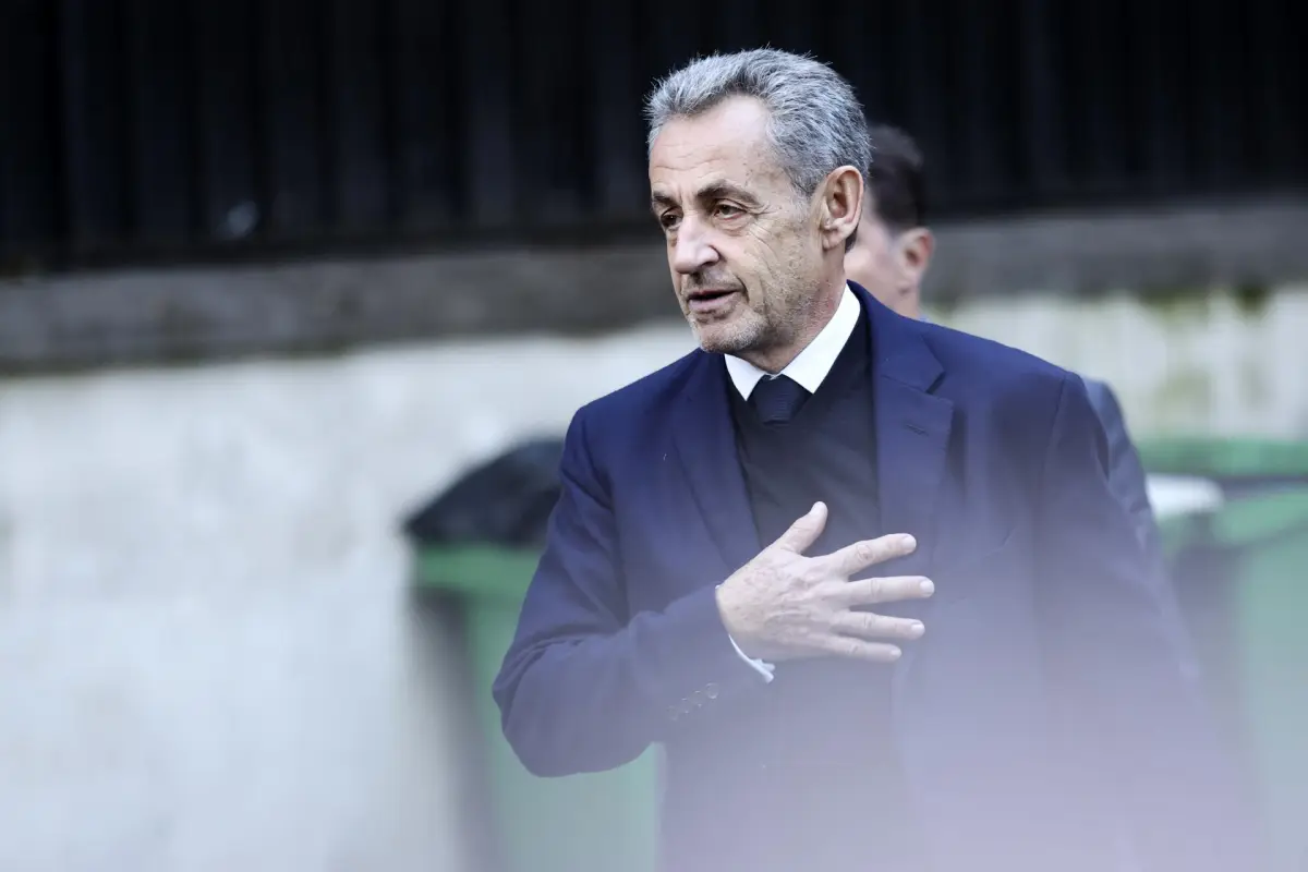 Expresidente francés, Nicolas Sarkozy, ingresa a prisión en París, EFE