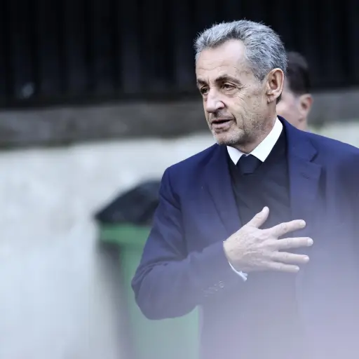 Expresidente francés, Nicolas Sarkozy, ingresa a prisión en París ,EFE