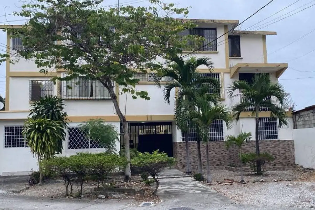 Una mujer en Guayaquil asesinó a su propia madre tras pedirle US  mil., Redes sociales.