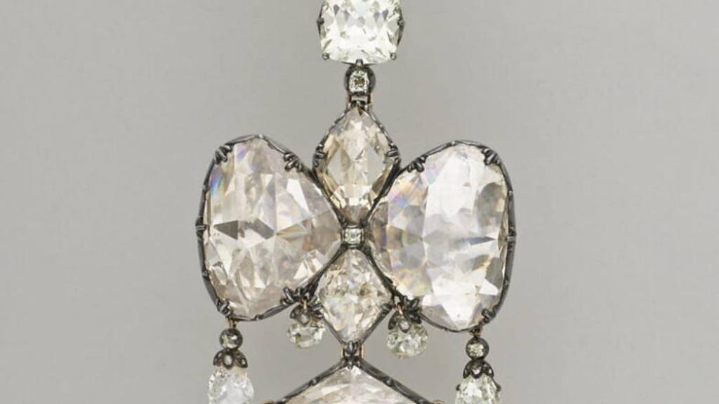 Broche relicario  | EFE/ Département Des Objets D'art Du Musée Du Louvre