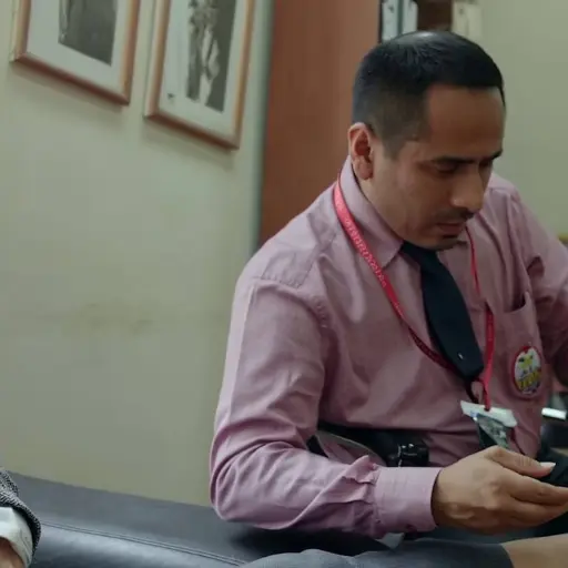 Congresista Lucinda Vásquez es denunciada por usar a sus trabajadores para hacerle pedicura. ,@MadecaPalacios/X