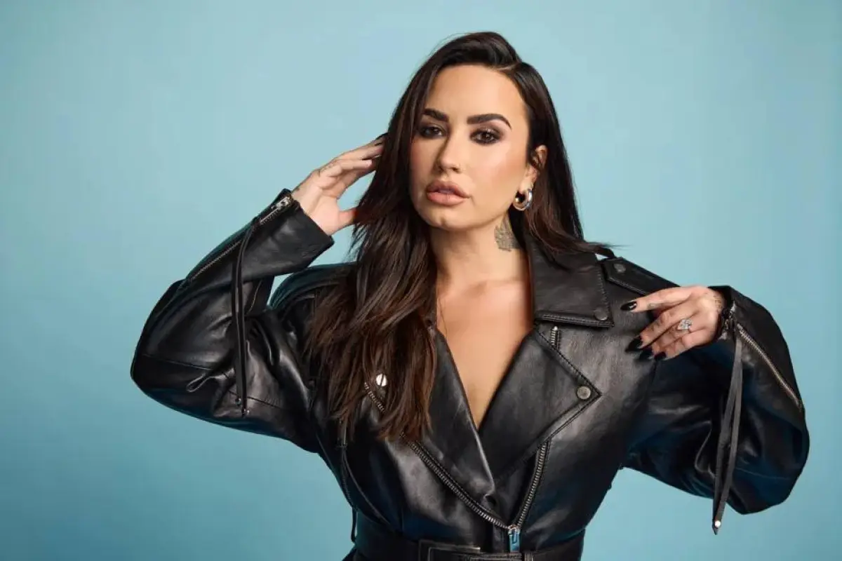 Demi Lovato, Facebook
