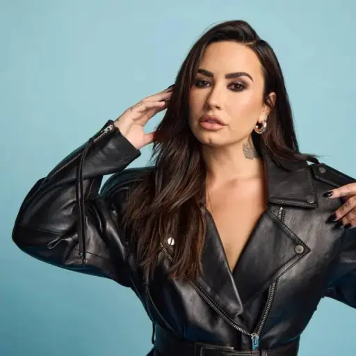 Demi Lovato ,Facebook