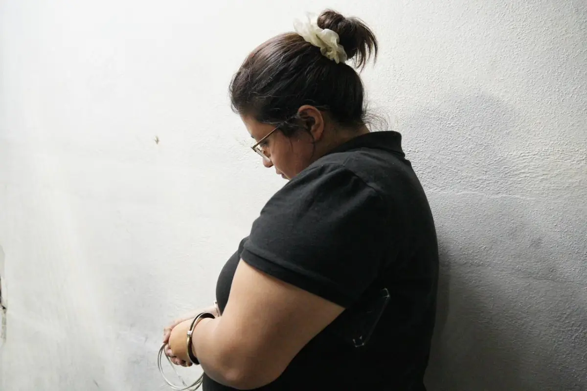 Marylin Gabriela Ángel Menéndez, capturada por atropellar a agente de PMT en zona 9.