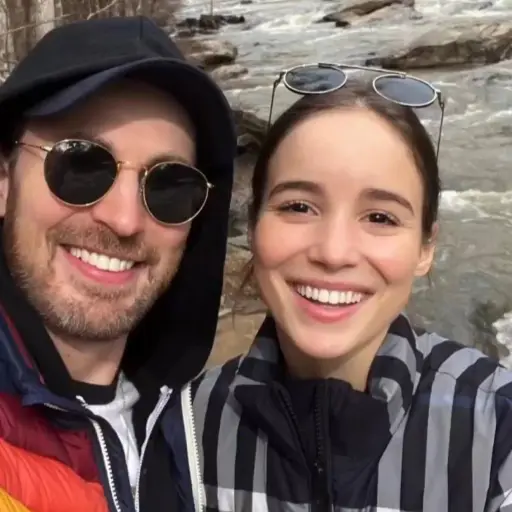 chris evans y alba baptista ,Instagram