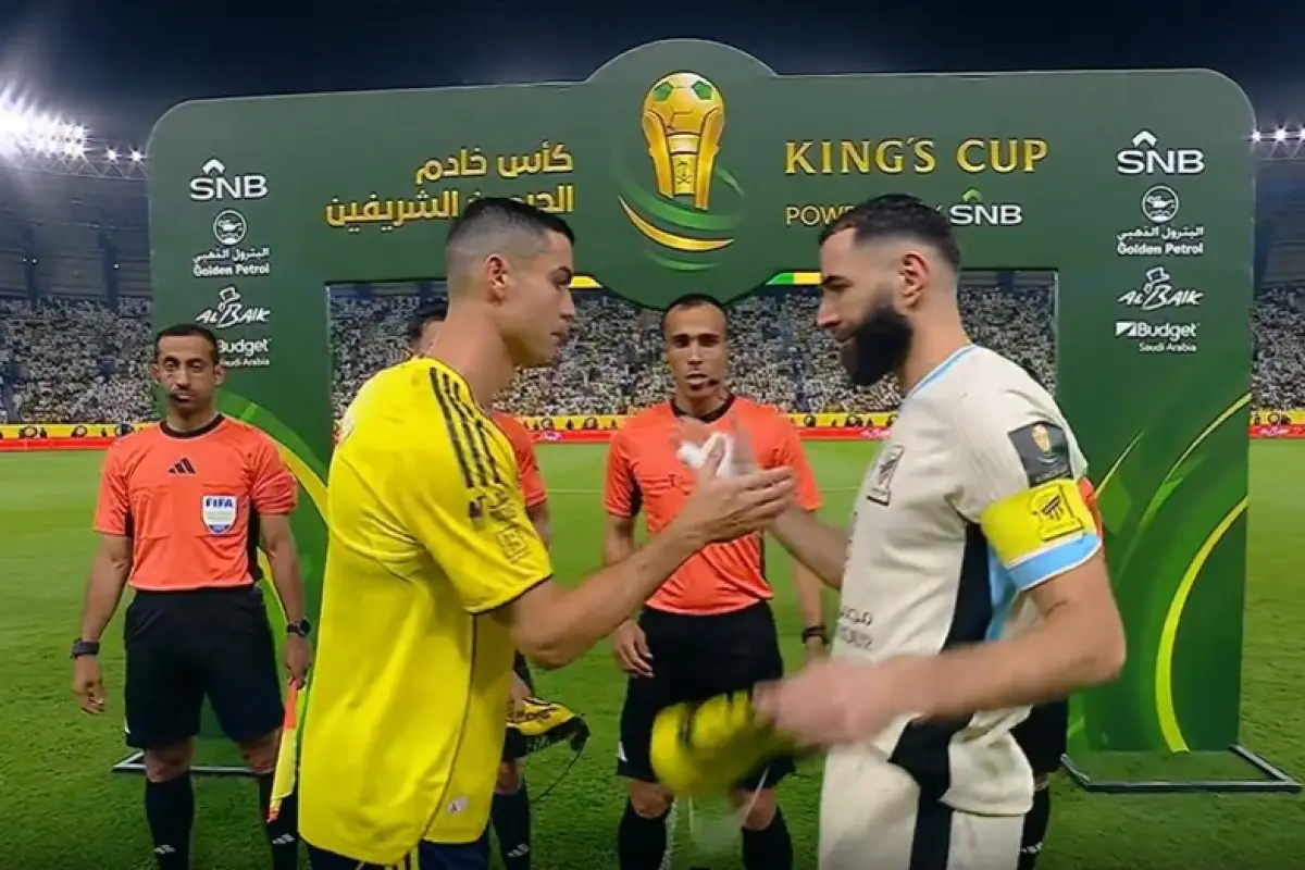 Saludo entre Cristiano Ronaldo y Karim Benzema