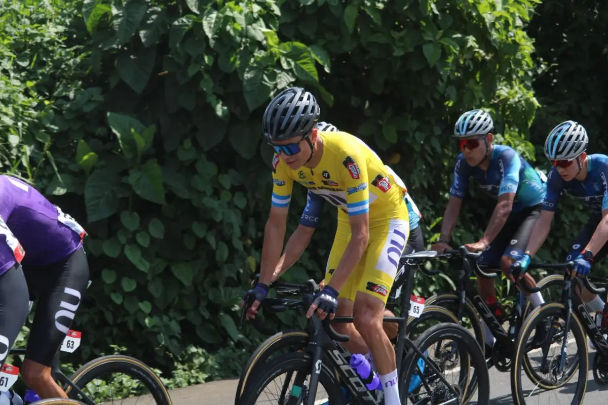 Cristian Muñoz del NU Colombia es líder general de la Vuelta a Guatemala