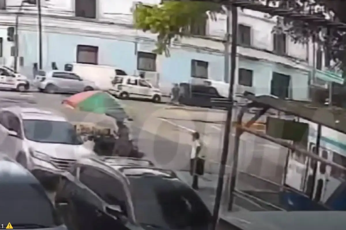 Ataque con arma blanca en zona 1., Captura de pantalla video X.