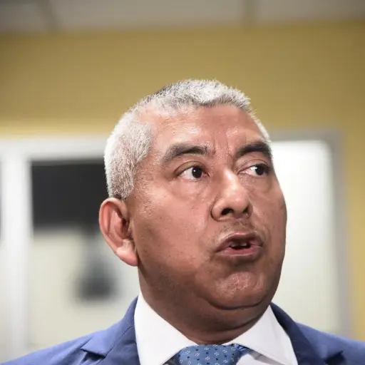 El jefe de la FECI, Rafael Curruchiche, en Tribunales tras acudir a una audiencia del caso Unops el martes, 28 de octubre de 2025. ,Omar Solís/Emisoras Unidas