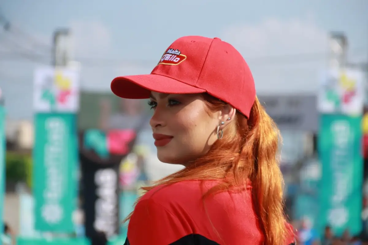 Sara Chaverra es una modelo colombiana que participa en la 64 Vuelta a Guatemala