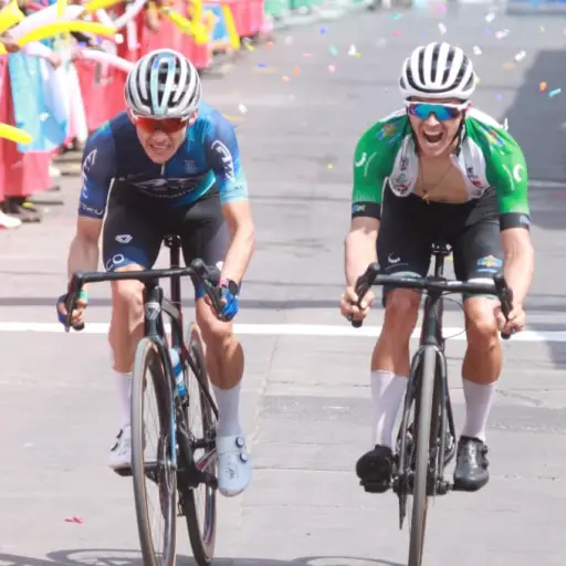 El colombiano Yeison Reyes, del Orgullo Paisa, ganó la sexta etapa de la Vuelta a Guatemala en un cierre de photo finish - Alex Meoño