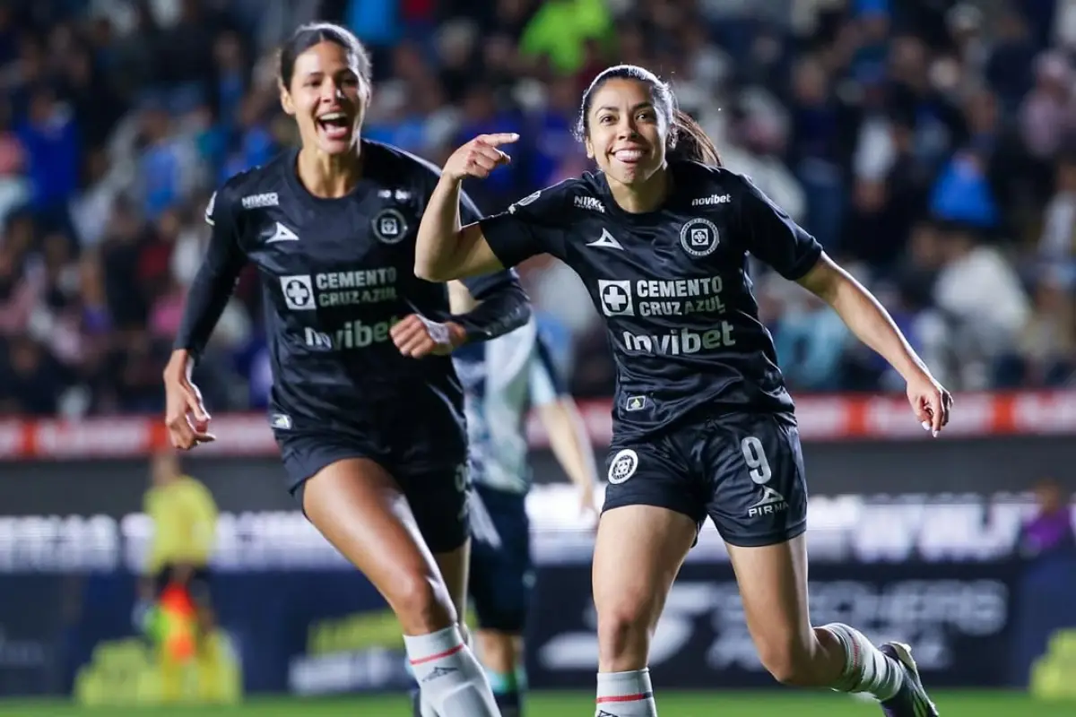 Ana Lucía Martínez celebra su gol ante el Pachuca - instagram @analu_m