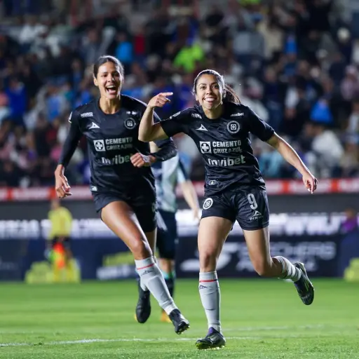 Ana Lucía Martínez celebra su gol ante el Pachuca - instagram @analu_m