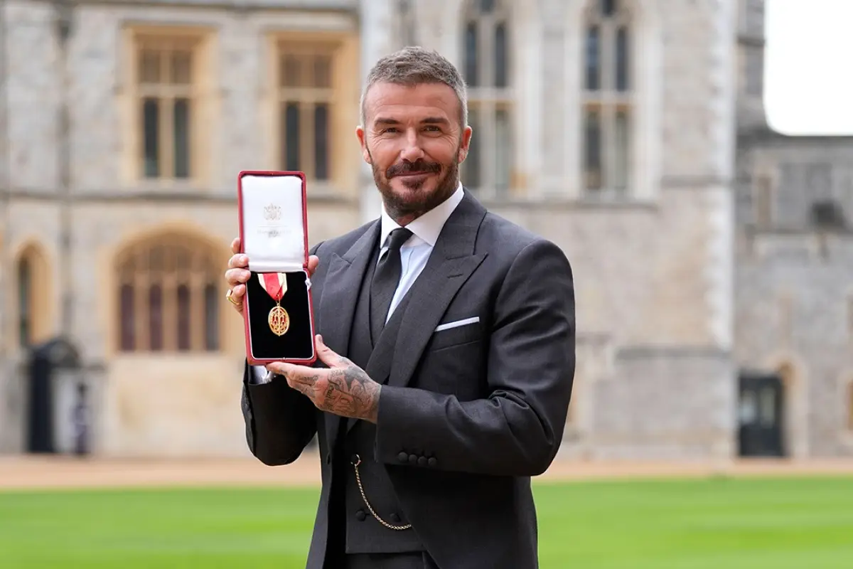 David Beckham es nombrado caballero por el rey Carlos III - instagram @manchesterunited