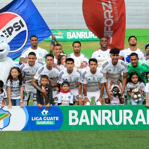 Once de Comunicaciones ante Cobán Imperial - instagram @cremasoficial