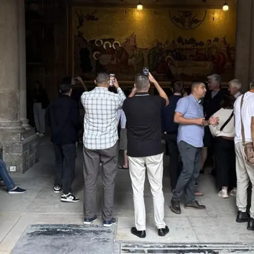 JERUSALÉN, 16/11/2025 ,- Grupos de turistas en la Ciudad Vieja de Jerusalé