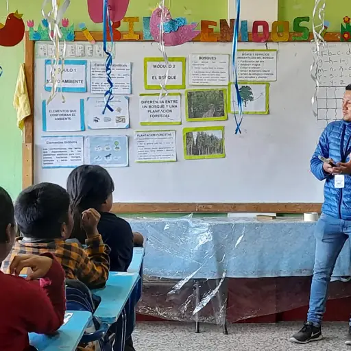 El programa 'Educando para Conservar', liderado por la Asociación Amigos del Lago de Atitlán (AALA), concluyó con éxito su primera fase del ciclo escolar sobre conservación ambiental , EFE/ Asociación Amigos Del Lago De Atitlán /