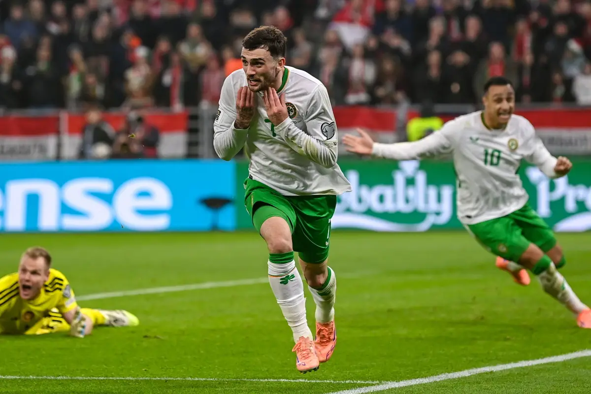 Celebración de Troy Parrott ante Hungría - Ireland Football