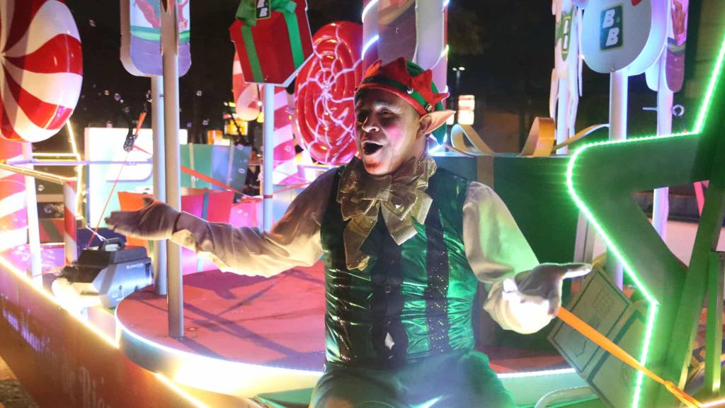 Desfile Navideño de B&B deleita a los capitalinos | Álex Meoño