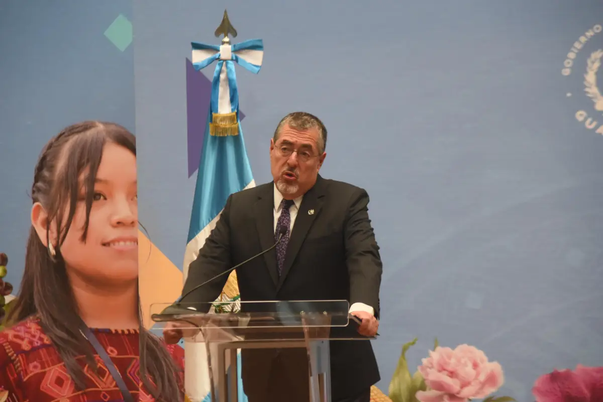 El presidente Bernardo Arévalo durante la conferencia de prensa "La Ronda", el lunes 17 de noviembre., Omar Solís/Emisoras Unidas