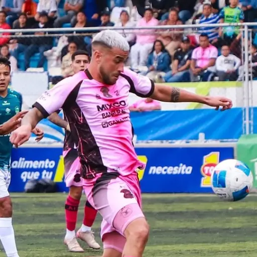 Nicolás Martínez sigue al frente de la tabla de goleadores del Apertura 2025