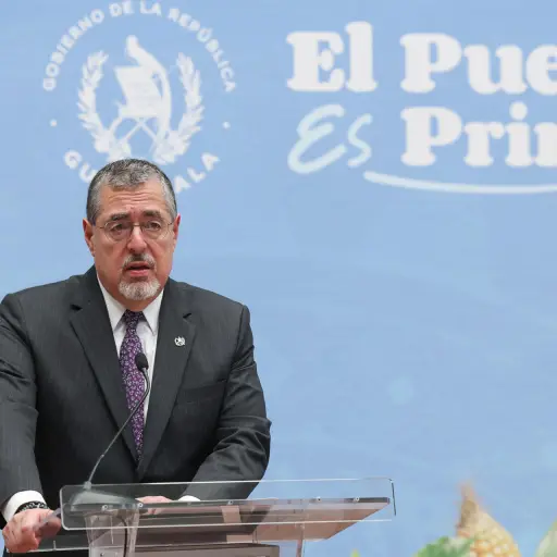 El presidente de Guatemala, Bernardo Arévalo de León, habla en una rueda de prensa este lunes, en Ciudad de Guatemala (Guatemala) , EFE/ Mariano Macz