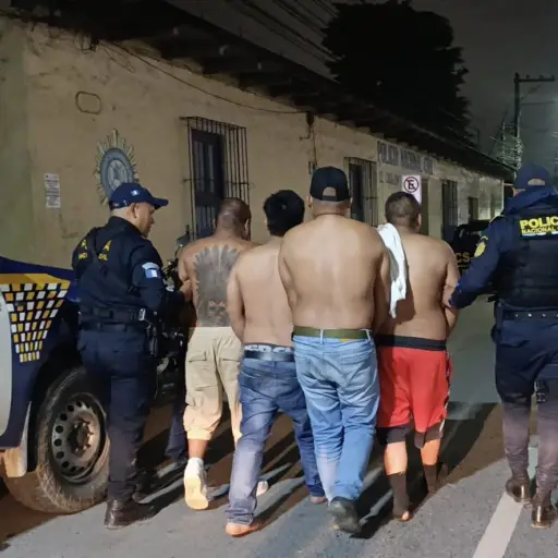 Los sospechosos del intento de secuestro fueron detenidos tras ser entregados por pobladores de Alta Verapaz. ,PNC