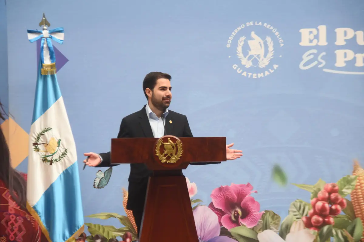 El secretario de Comunicación Social de la Presidencia, Santiago Palomo, durante la conferencia "La Ronda", en el Palacio Nacional, el 14 de noviembre., Omar SolÃs/Emisoras Unidas