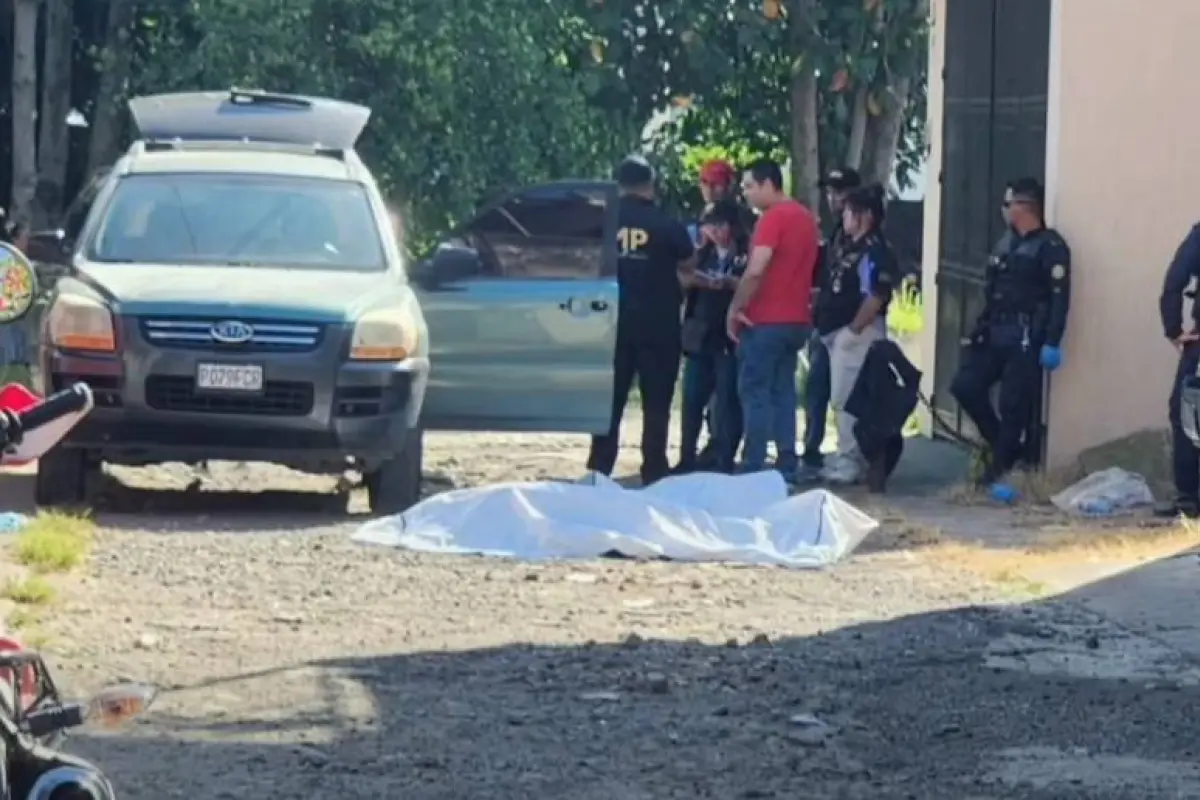 La pareja fue encontrada dentro de un vehículo en Suchitepéquez., Medios locales