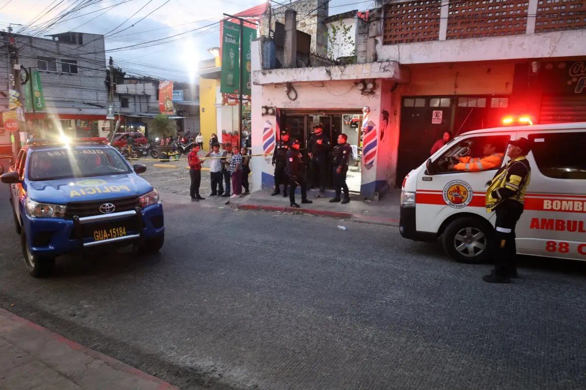El ataque armado ocurrió en una barbería de la zona 2 de Boca del Monte., Bomberos Voluntarios