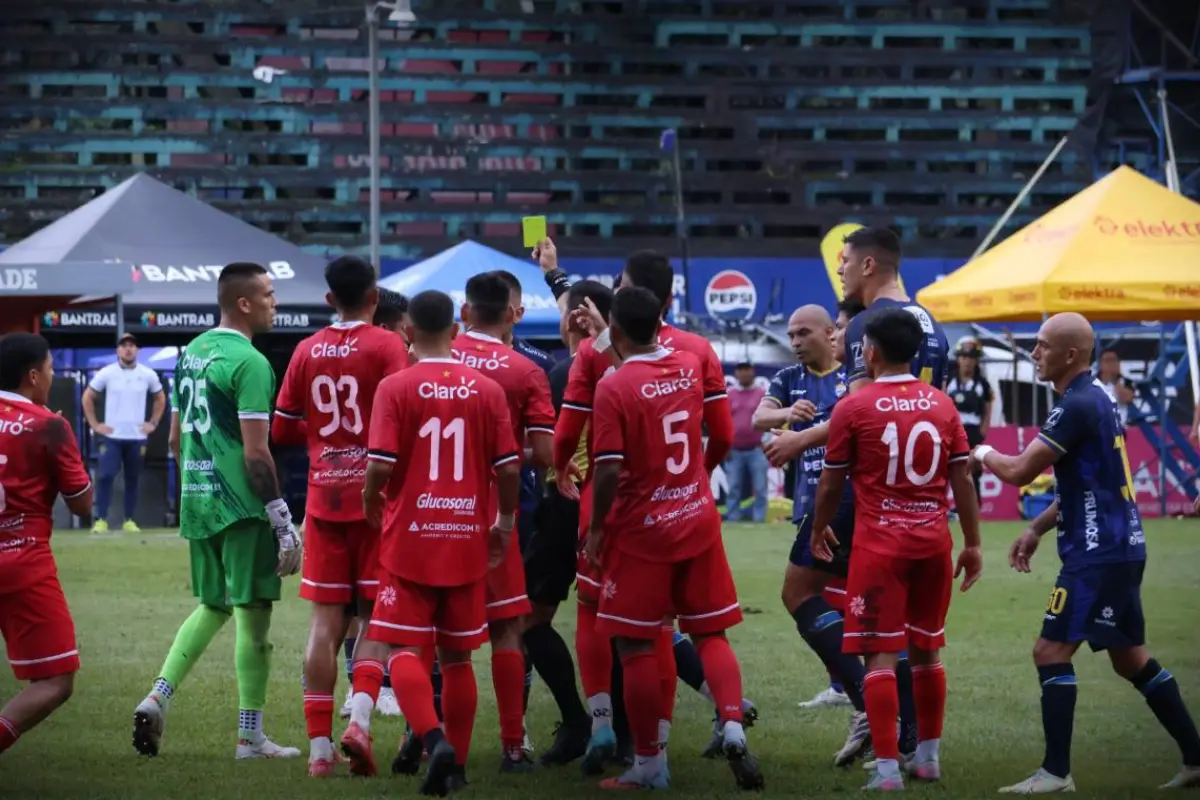 Partido entre Cobán Imperial y Malacateco - Liga Guate Banrural