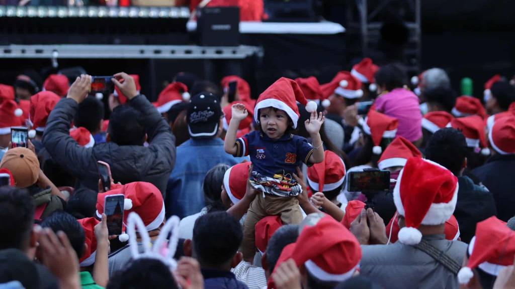 Inauguración del Árbol Gallo enciende la época navideña 2025 | Álex Meoño