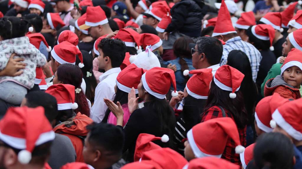 Inauguración del Árbol Gallo enciende la época navideña 2025 | Álex Meoño
