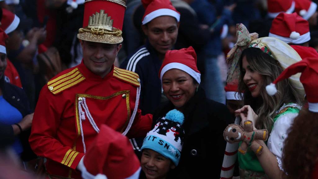 Inauguración del Árbol Gallo enciende la época navideña 2025 | Álex Meoño