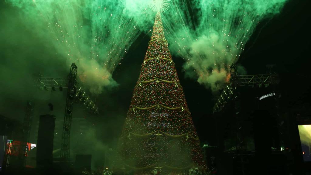 Inauguración del Árbol Gallo enciende la época navideña 2025 | Álex Meoño