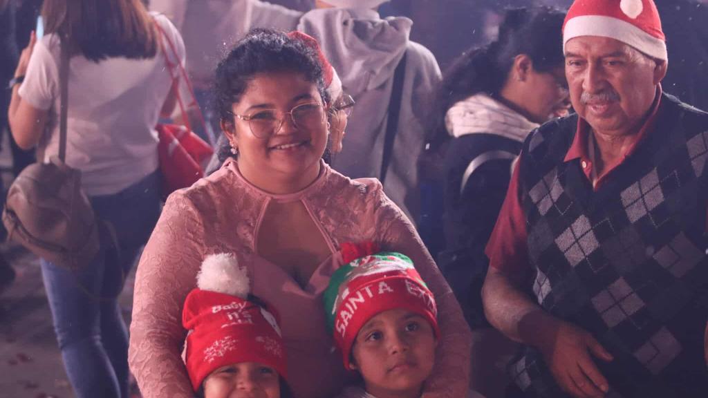 Inauguración del Árbol Gallo enciende la época navideña 2025 | Álex Meoño