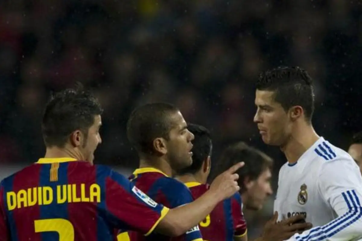 David Villa discute en un Clásico con Cristiano Ronaldo - Pere Puntí/Mundo Deportivo