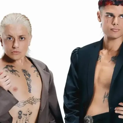  CA7RIEL & Paco Amoroso ,Redes sociales