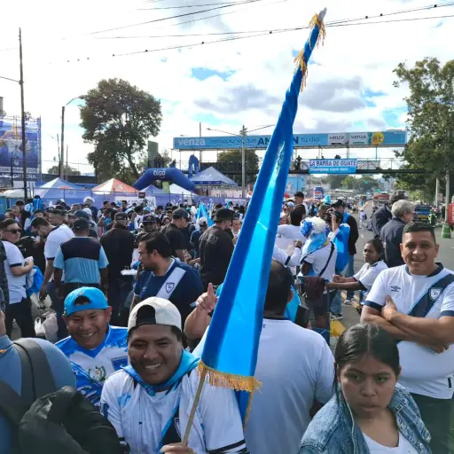 La afición guatemalteca presente en el estadio Manuel Felipe Carrera.  ,Foto Alex Meoño