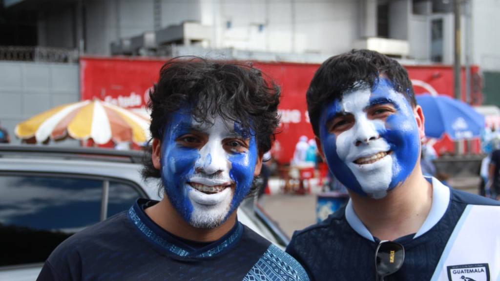 Guatemala-Panamá: Color en el estadio El Trébol  | Alex Meoño 