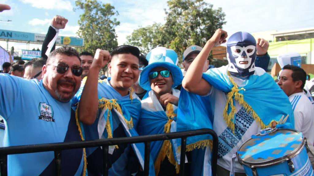 Guatemala-Panamá: Color en el estadio El Trébol  | Alex Meoño 