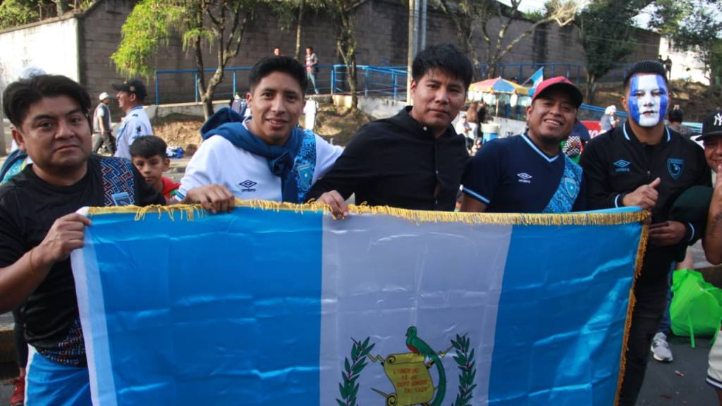 Guatemala-Panamá: Color en el estadio El Trébol  | Alex Meoño 