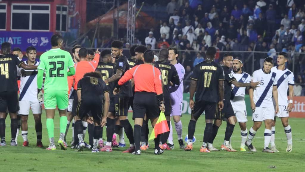 Partido entre Guatemala y Panamá por las Eliminatorias Mundialistas | Alex Meoño