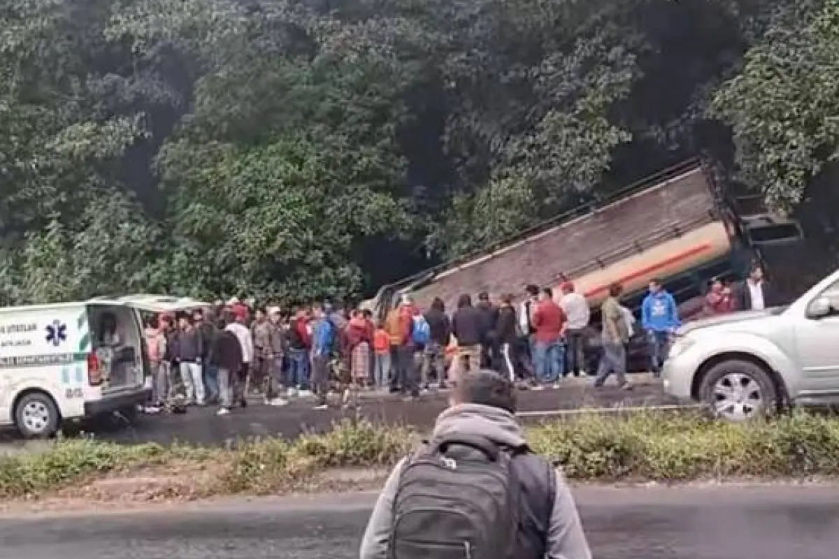 El bus se accidentó en el km. 107 de la ruta Interamericana., .