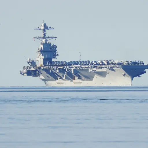 Portaaviones USS Gerald Ford entrando en el fiordo de Oslo en Jeloya (Noruega) ,EFE
