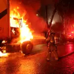 Incendio consume camión recolector en la zona 3